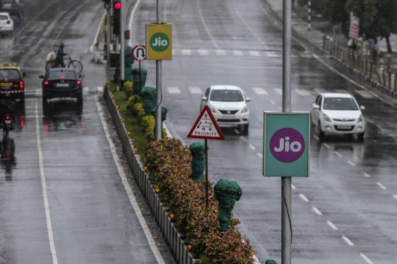 Google and Jio delay India smartphone launch, image of Jio logo in the street