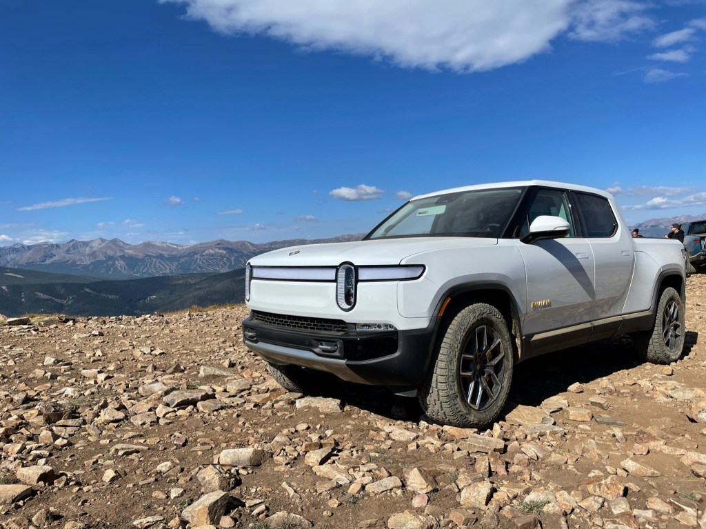 Rivian R1T Rivian prices IPO