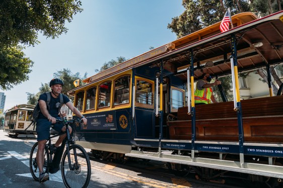 SAN FRANCISCO, CA, USA - SEPTEMBER 21: San Franciscoâs cable cars return to service after COVID-19 shutdown in San Francisco, California, United States on September 21, 2021. California has initiated a reopening, lifting virtually all coronavirus restrictions on businesses and social gatherings. (Photo by Anibal Martel/Anadolu Agency via Getty Images)