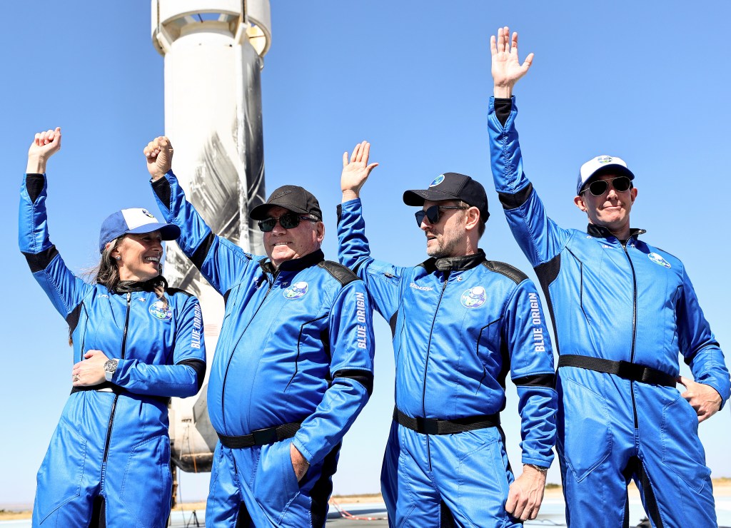 Blue Origin Launch shatner and crew