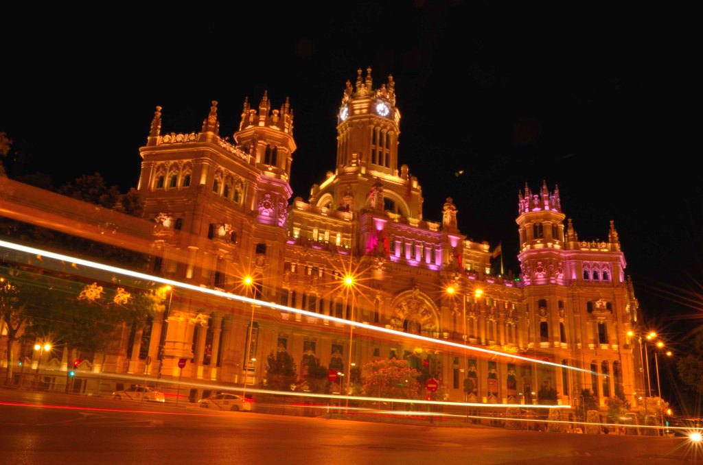 Ayuntamiento de Madrid at night