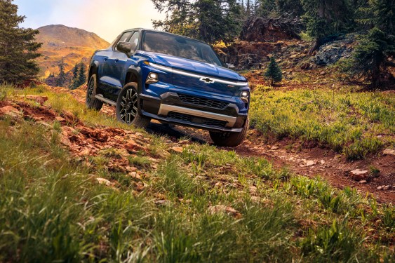 GM 2024 Silverado EV RST