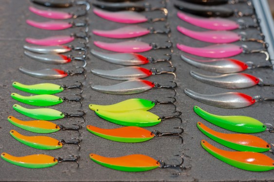 Assorted metal colorful fishing hooks fish imitation
