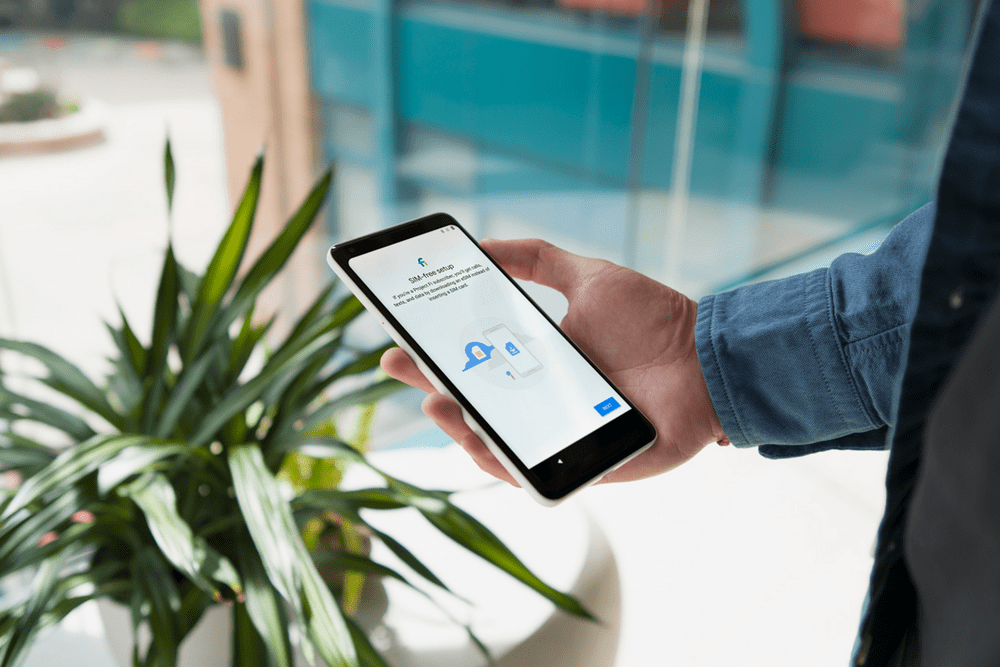 hand holding Google Fi phone
