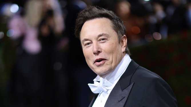 Elon Musk attends The 2022 Met Gala