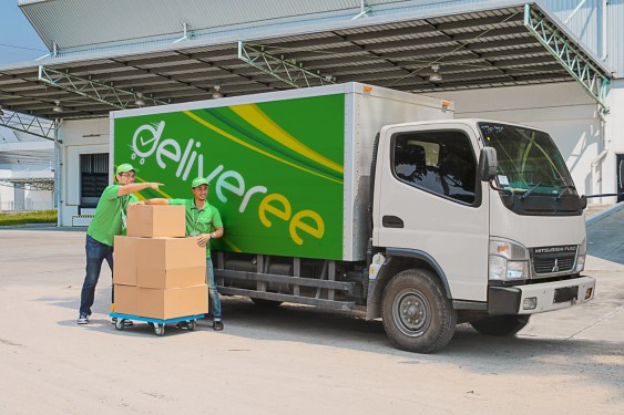 Southeast Asia logistic startup Deliveree's drivers at a destination