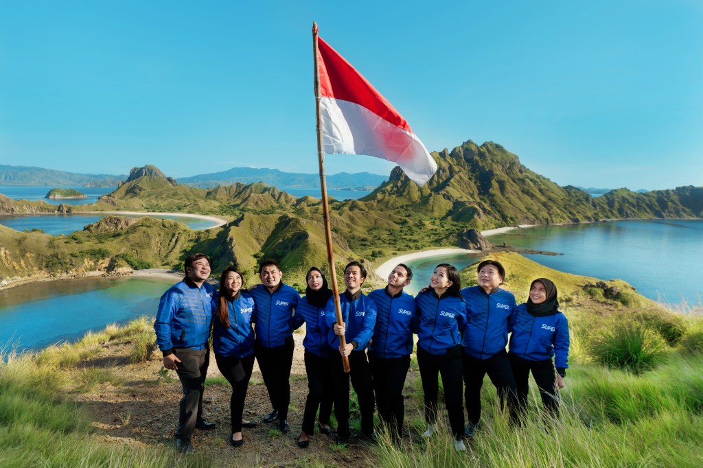 Indonesian hyperlocal social commerce startup Super's team