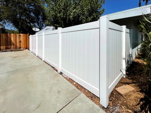 vinyl fencing