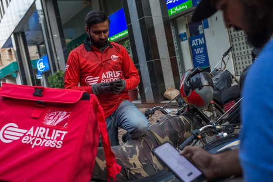 Airlift delivery riders