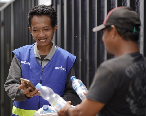 A waste collector for Indonesia circular economy startup Octopus