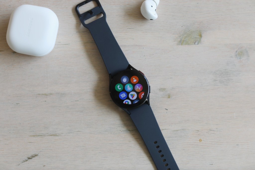 smartwatch and erabuds