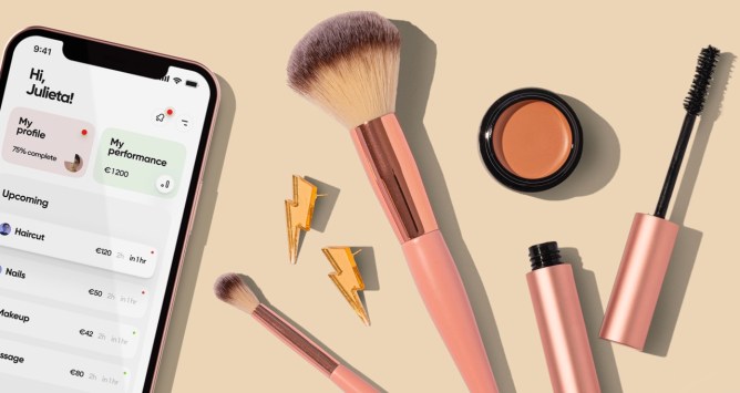 makeup tools and smartphine