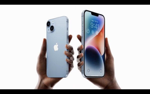 Apple-fall-2022-iphone-14-pair