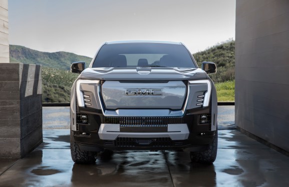 2024 Sierra EV Denali Edition 1 02