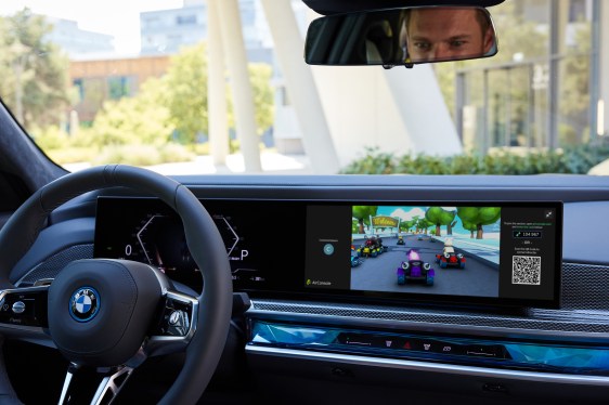 BMW 7series in-car gaming with AirConsole