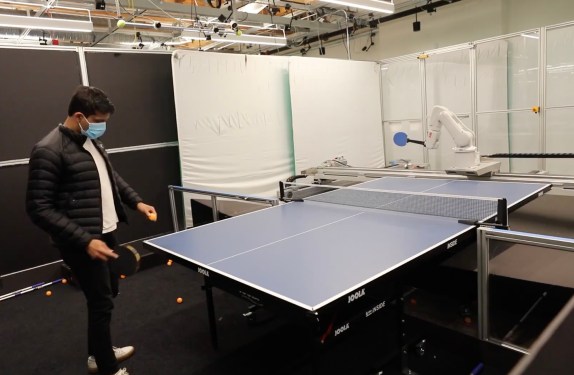 robot playing ping pong