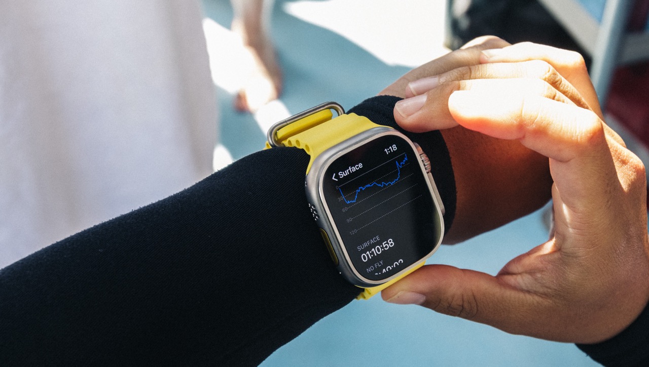A diver inspecting their dive profile on the Apple Watch Ultra