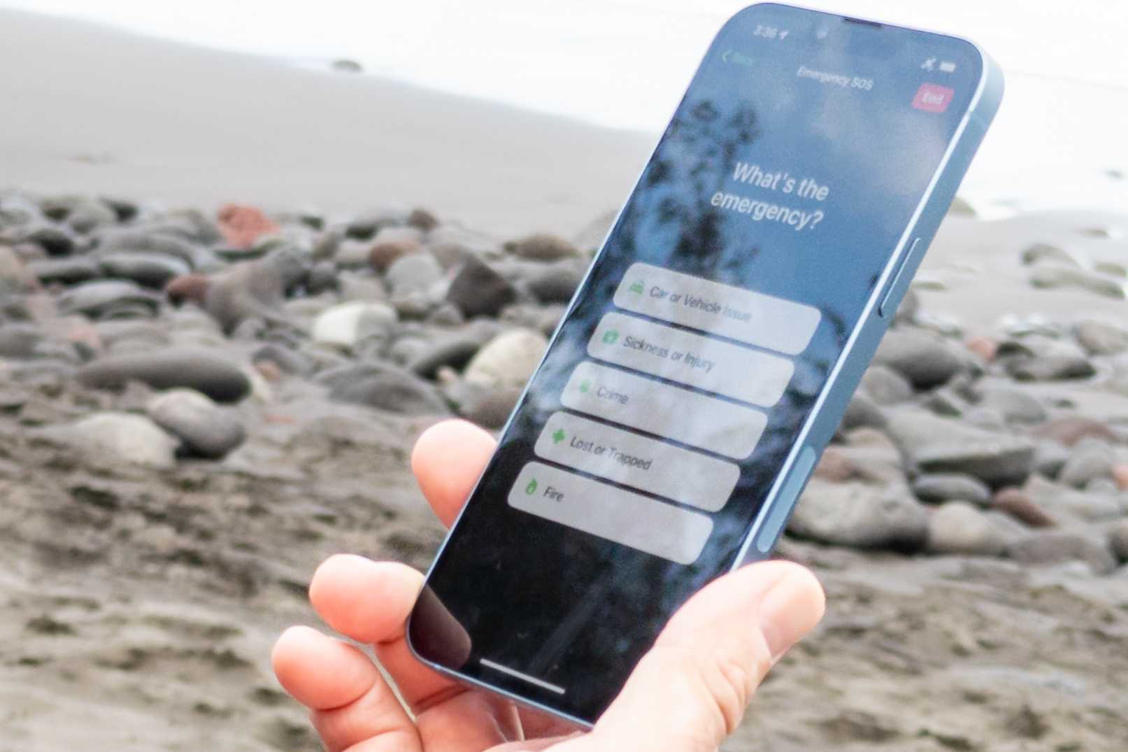 iPhone Emergency SOS via satellite