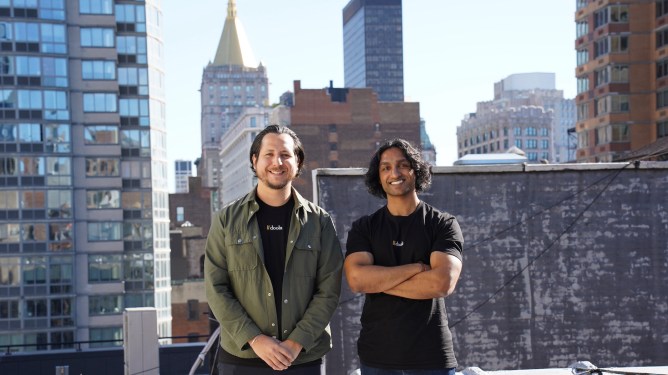 Doola co-founders JP Pincheira and Arjun Mahadevan