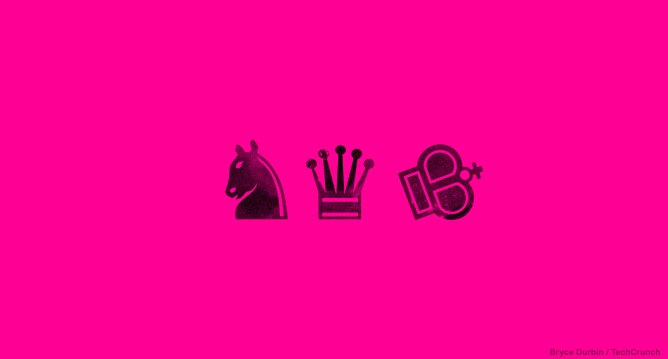 emoji-chess, the queen chess piece is about to fall.