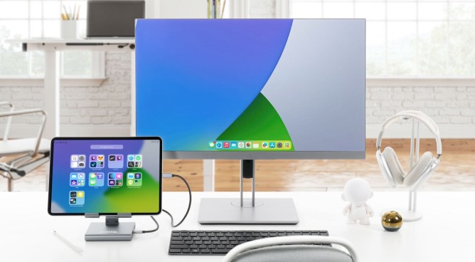 Plugable turns your tablet or phone into a workstation