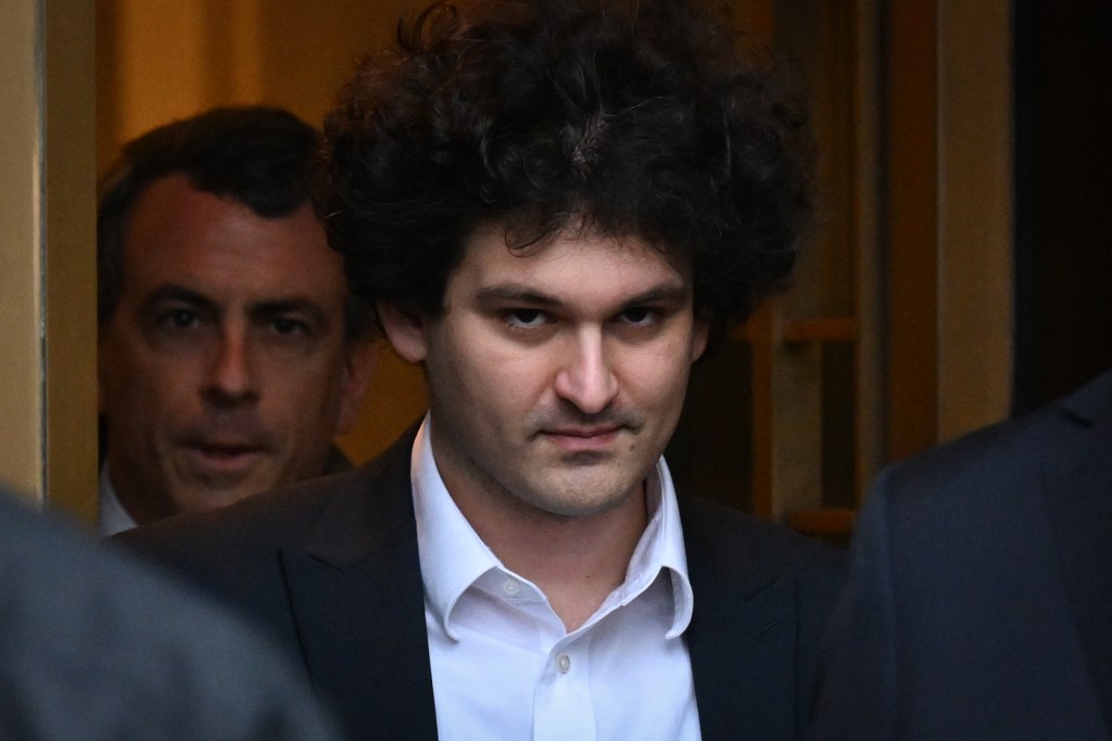 Former FTX chief executive Sam Bankman-Fried leaves Manhattan federal court, New York, January 3, 2023.