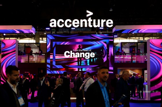 Accenture to cut 19,000 jobs