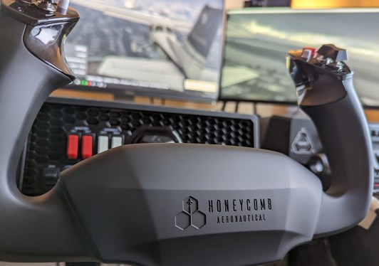 Honeycomb flight simulator yoke and throttle
