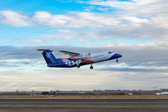 Universal Hydrogen FirstFlight