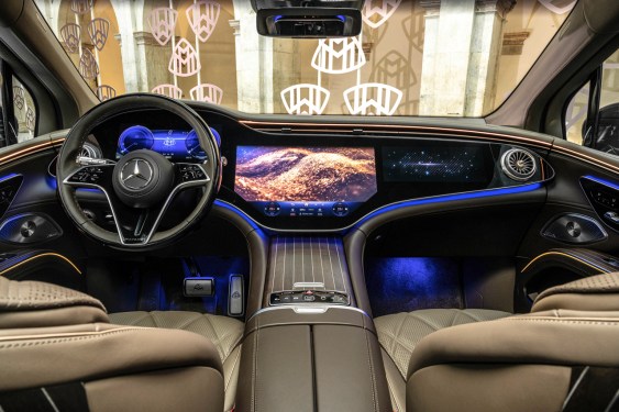 interior of Maybach EQS 680 SUV