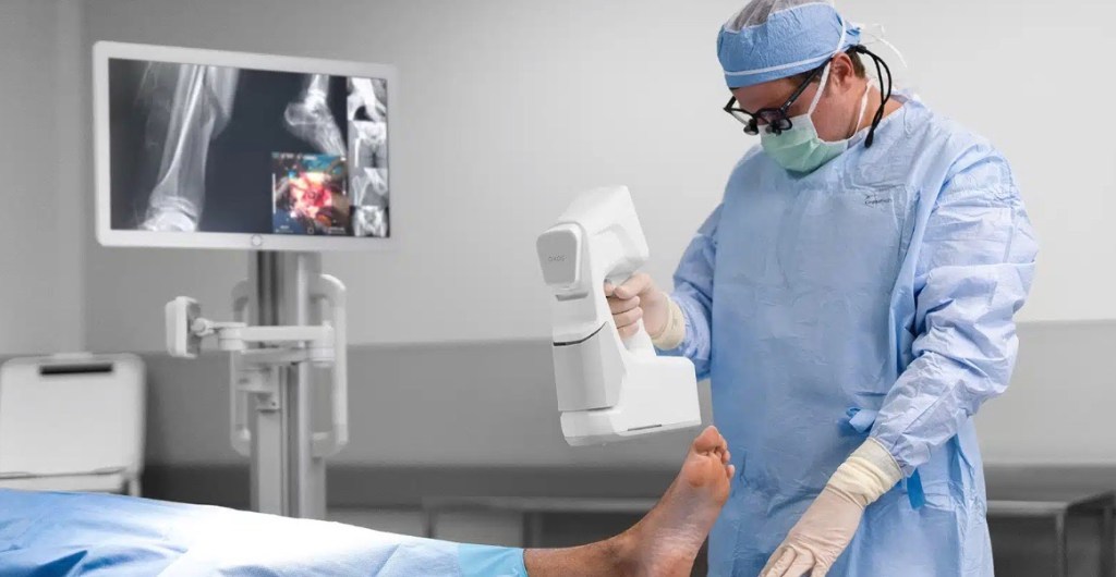 Med tech holding Oxos Medical portable X-ray device