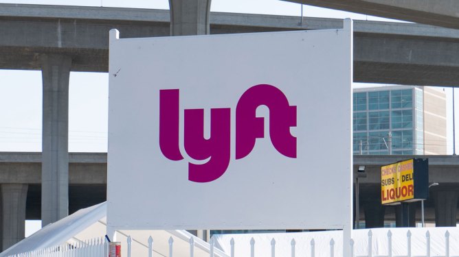 LOS ANGELES, CA - AUGUST 27: General Views of the Lyft Rideshare offices near LAX airport on August 27, 2020 in Los Angeles, California. (Photo by AaronP/Bauer-Griffin/GC Images)