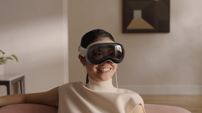 Apple Vision Pro EyeSight