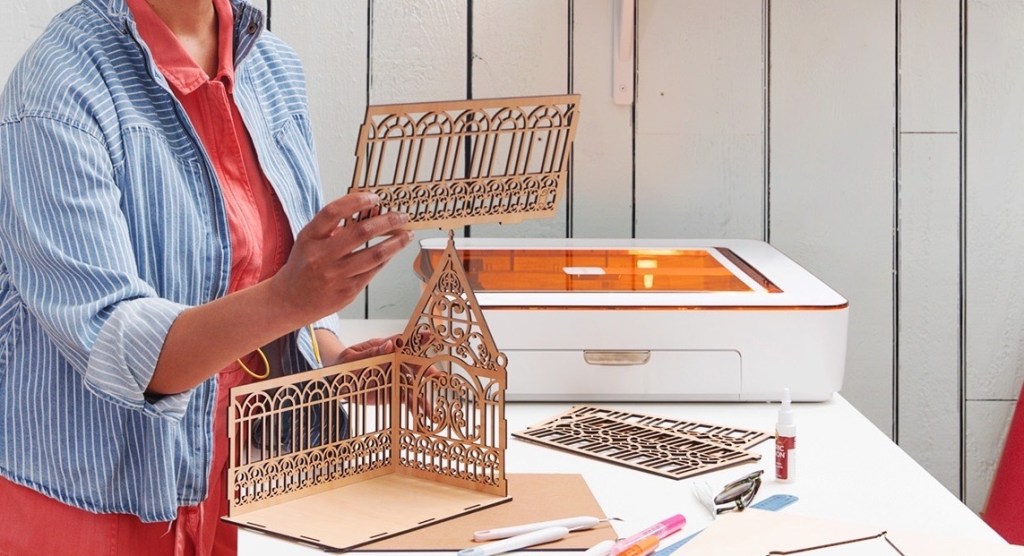 Glowforge Aura laser cutter