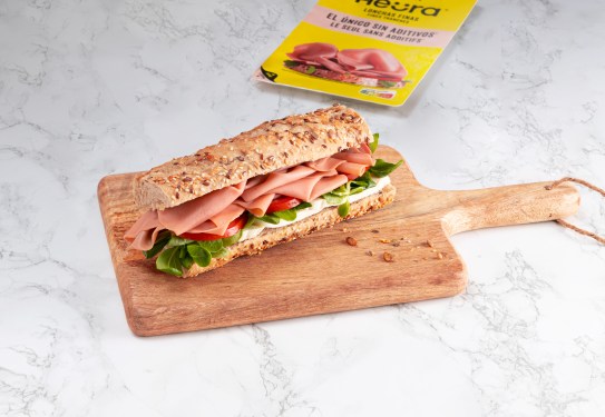 Heura Sandwich and Packaging