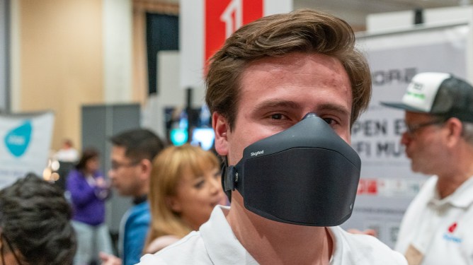 Skyted's voice capturing mask.