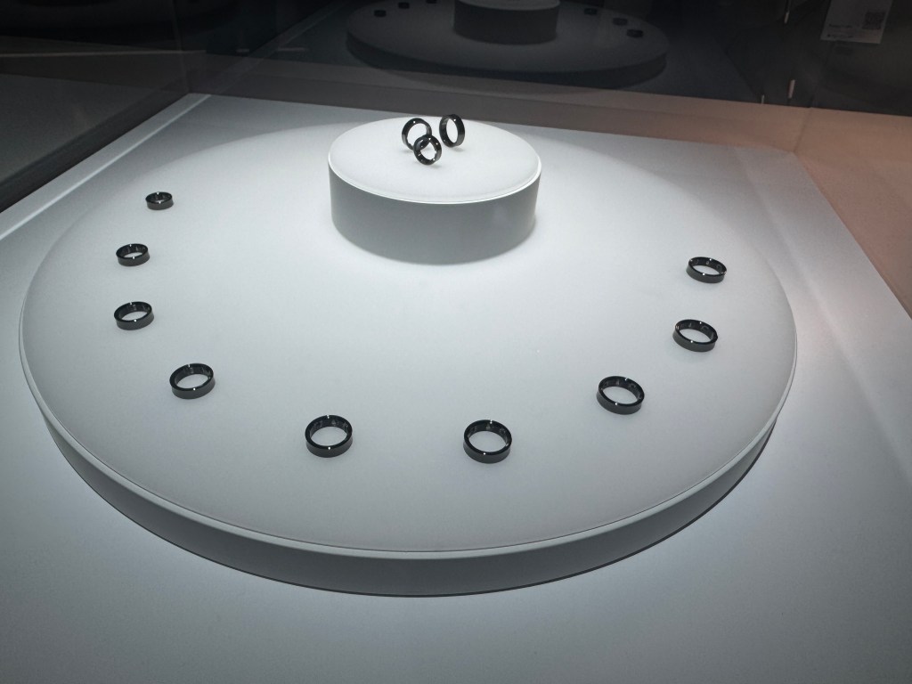 Samsung Galaxy Ring display