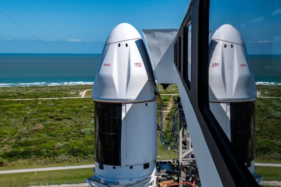SpaceX dragon at slc-40