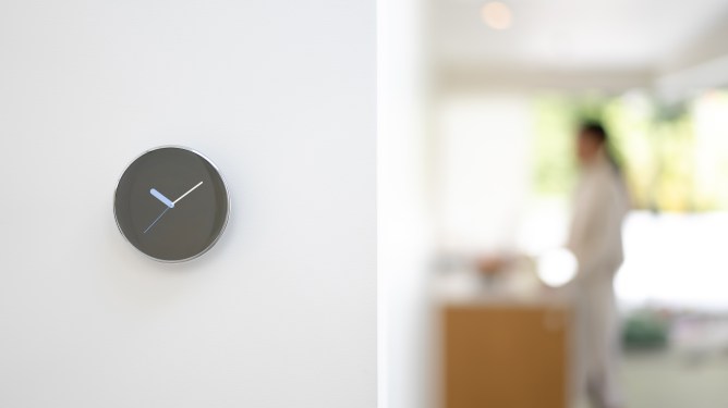Clock Face Silver Nest Learning Thermostat