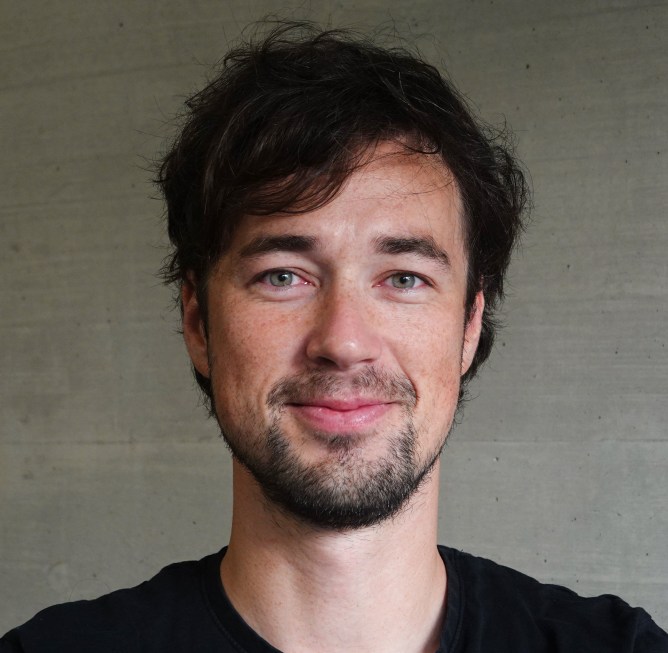 Daniel Svonava