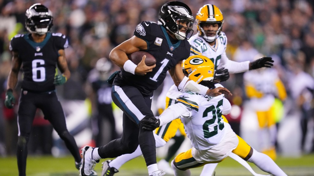 Eagles/Packers football action