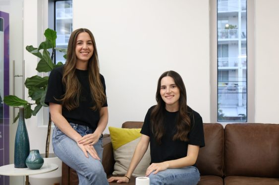 Ponte Labor raises $3M to match Hispanic immigrant to jobs using WhatsApp